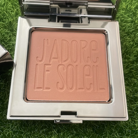🆕 Laura Mercier Soleil Matte Veil Powder bronzer - Picture 2 of 3